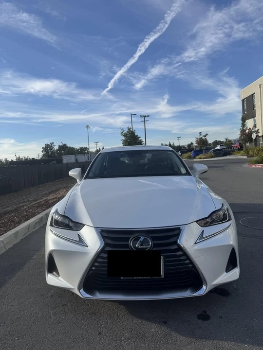 2019 Lexus IS 3rd Gen - Image 2 of 8