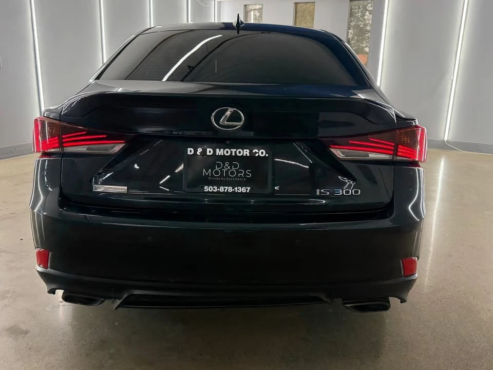 2019 Lexus IS 3rd Gen - Image 10 of 19