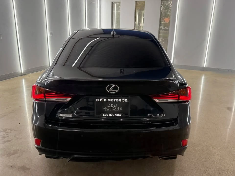 2019 Lexus IS 3rd Gen - Image 8 of 19