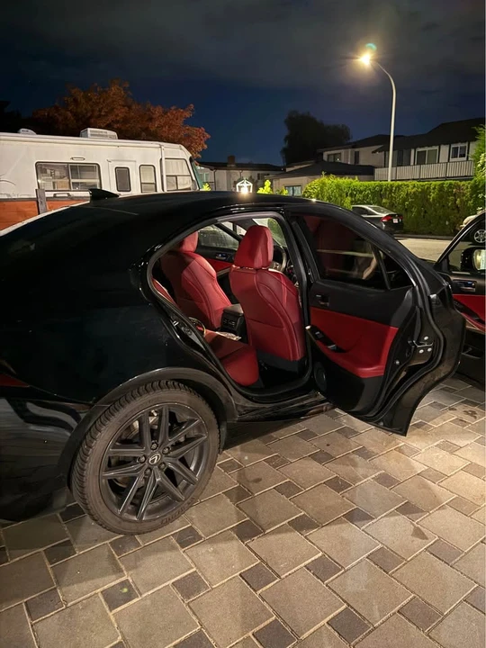 2019 Lexus IS 3rd Gen - Image 5 of 9