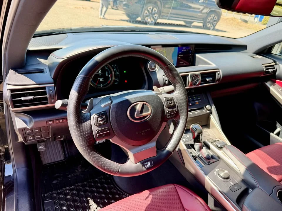 2019 Lexus IS 3rd Gen - Image 11 of 20