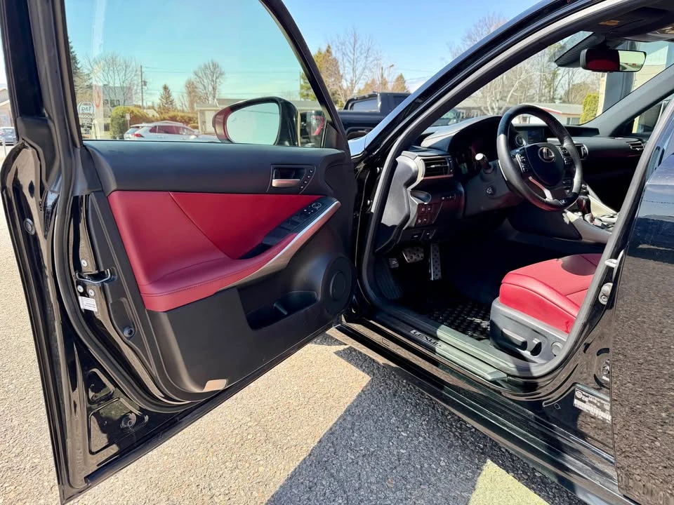2019 Lexus IS 3rd Gen - Image 10 of 20