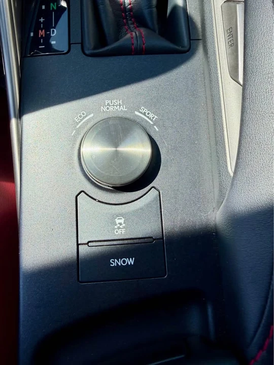 2019 Lexus IS 3rd Gen - Image 17 of 20