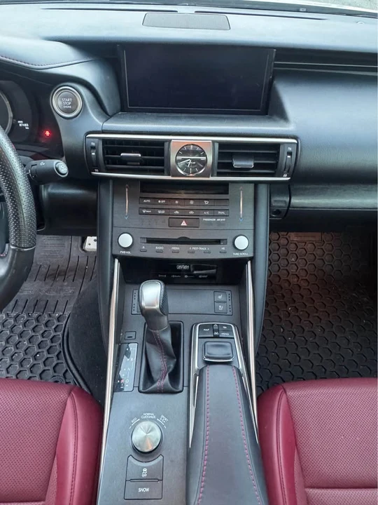 2019 Lexus IS 3rd Gen - Image 9 of 14