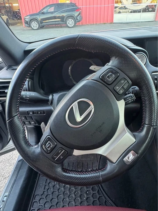 2019 Lexus IS 3rd Gen - Image 12 of 14