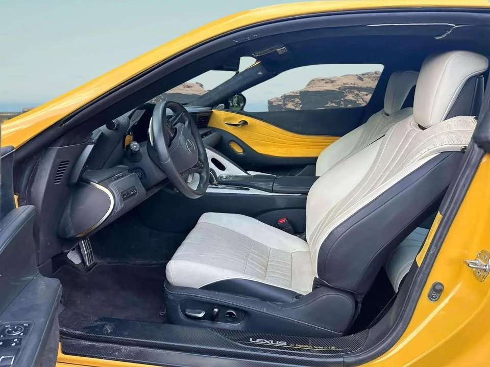 2019 Lexus LC - Image 11 of 13