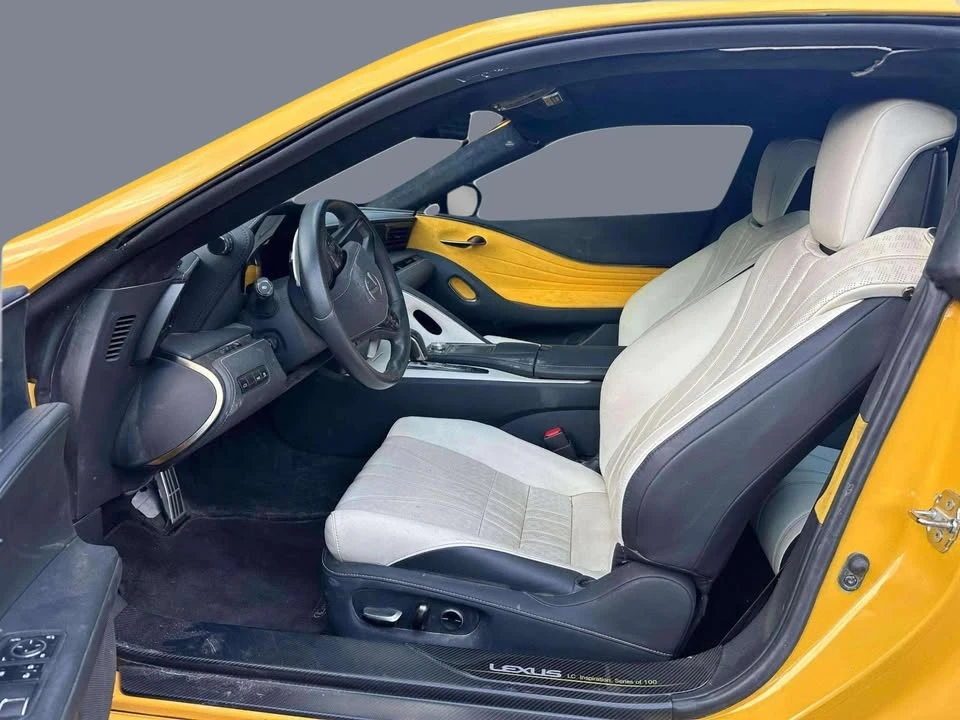 2019 Lexus LC - Image 10 of 13