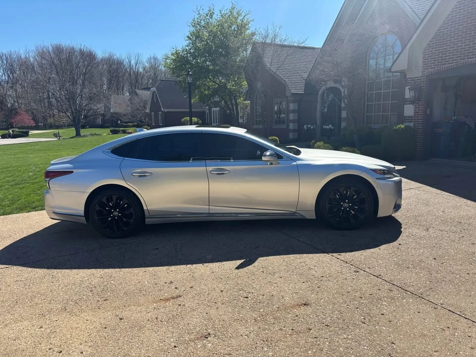 2019 Lexus LS 5th Gen - Image 11 of 13