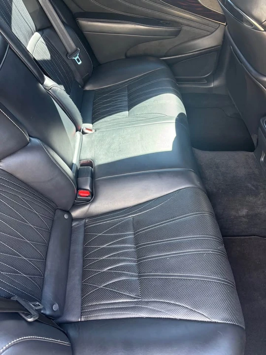 2019 Lexus LS 5th Gen - Image 12 of 13