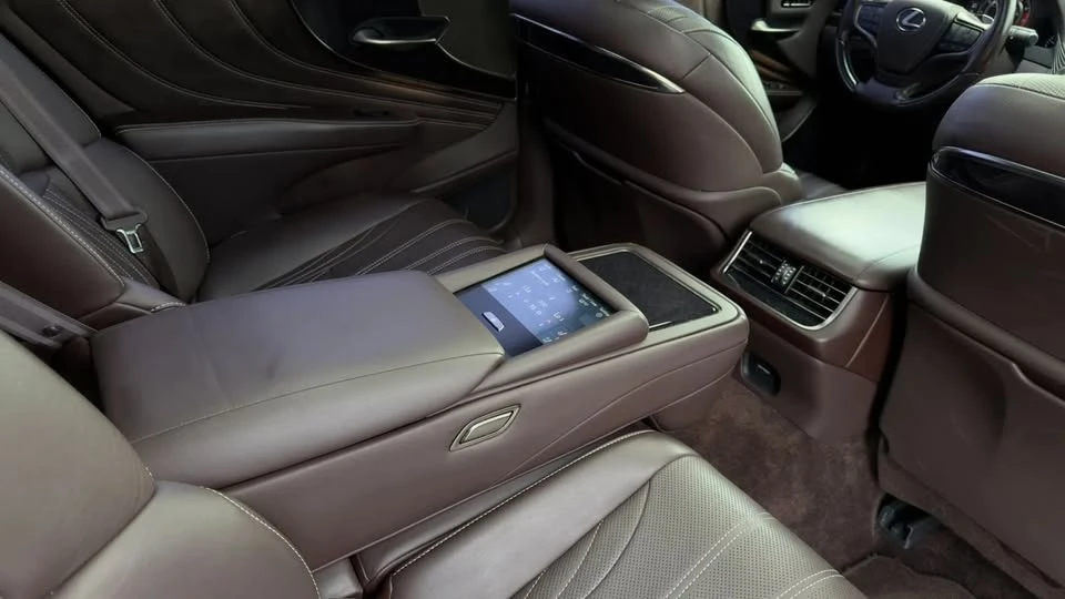 2019 Lexus LS 5th Gen - Image 16 of 20