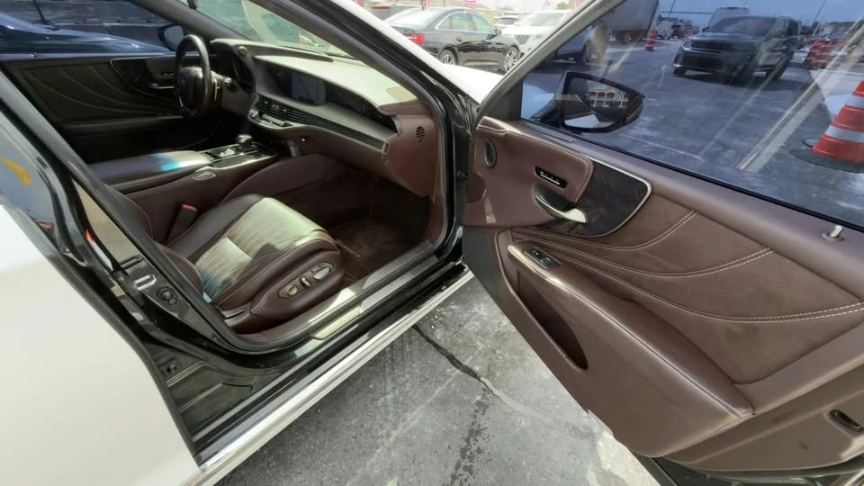 2019 Lexus LS 5th Gen - Image 11 of 20