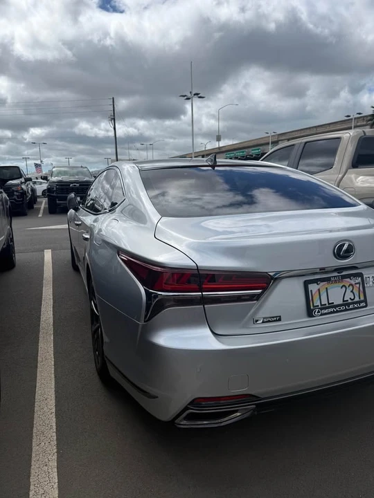 2019 Lexus LS 5th Gen - Image 4 of 10