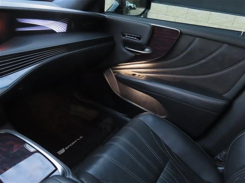 2019 Lexus LS 5th Gen - Image 13 of 19
