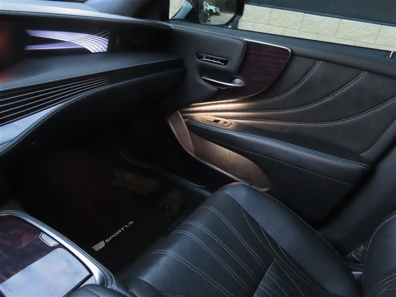 2019 Lexus LS 5th Gen - Image 14 of 20