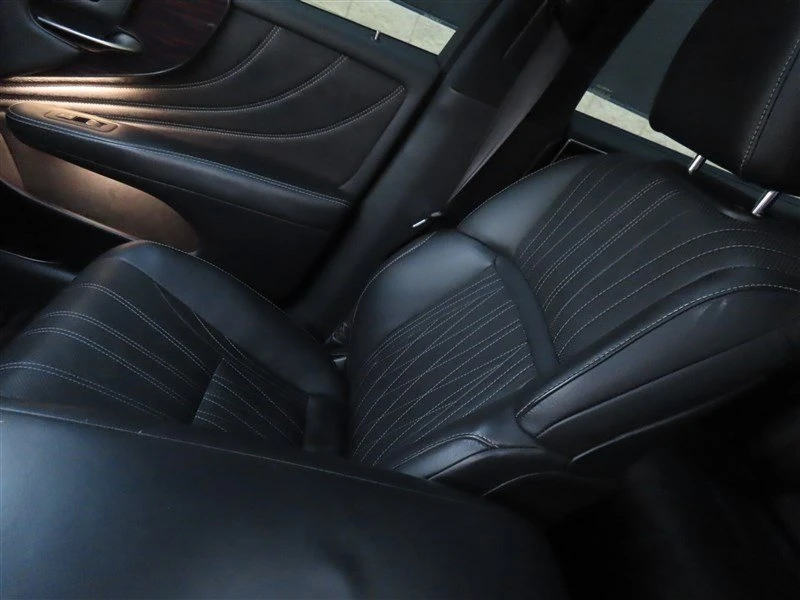 2019 Lexus LS 5th Gen - Image 15 of 20