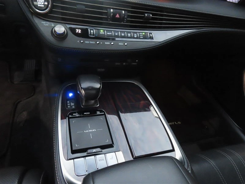 2019 Lexus LS 5th Gen - Image 12 of 20