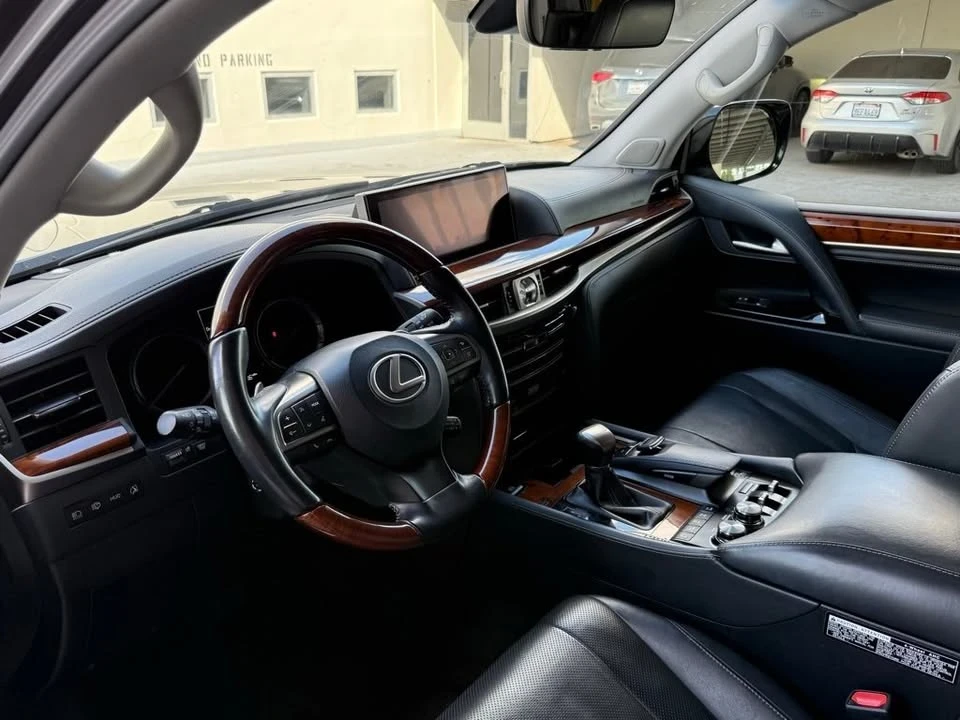 2019 Lexus LX 3rd Gen - Image 4 of 5