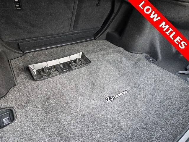 2019 Lexus RC - Image 17 of 20