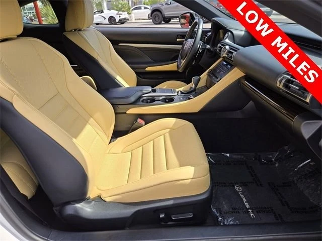 2019 Lexus RC - Image 19 of 20
