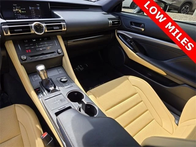 2019 Lexus RC - Image 16 of 20