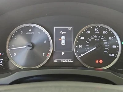2019 Lexus RC - Image 12 of 19