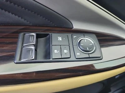 2019 Lexus RC - Image 19 of 19