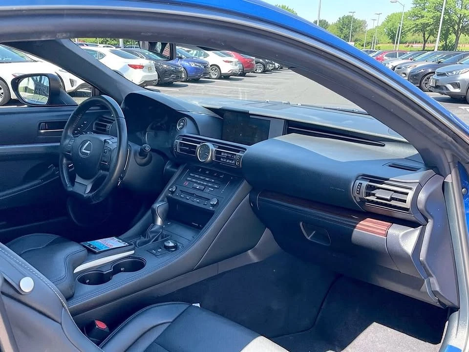 2019 Lexus RC - Image 13 of 15