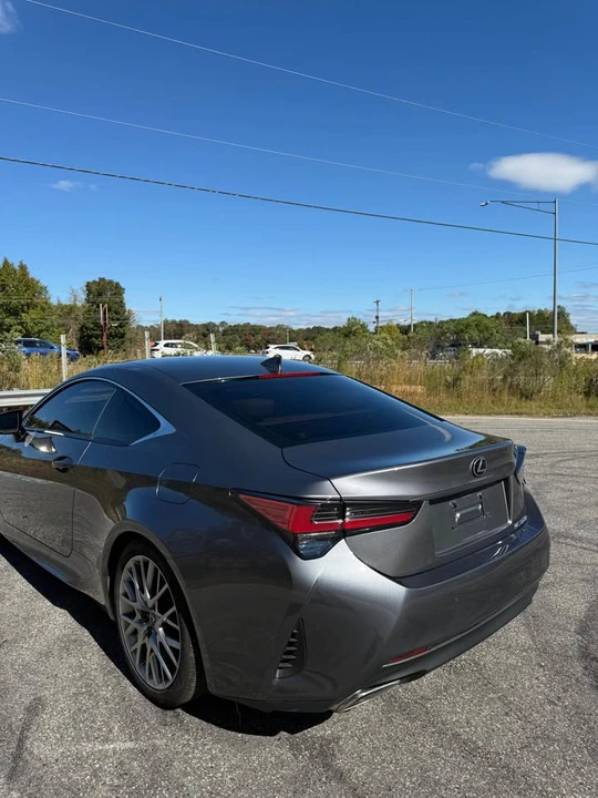 2019 Lexus RC - Image 17 of 17