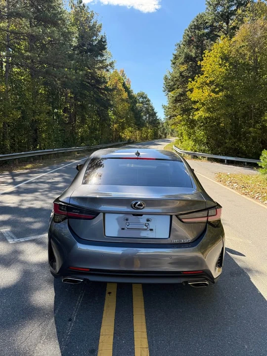 2019 Lexus RC - Image 9 of 17