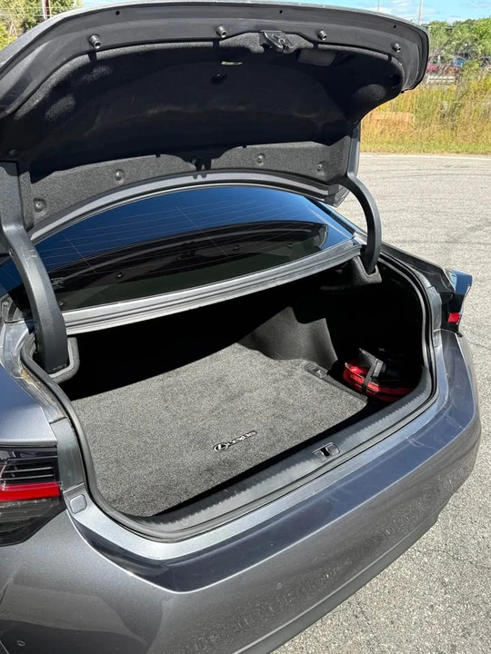 2019 Lexus RC - Image 5 of 17