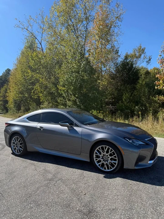 2019 Lexus RC - Image 2 of 17