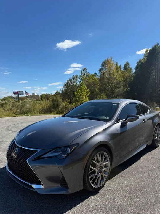 2019 Lexus RC - Image 8 of 17