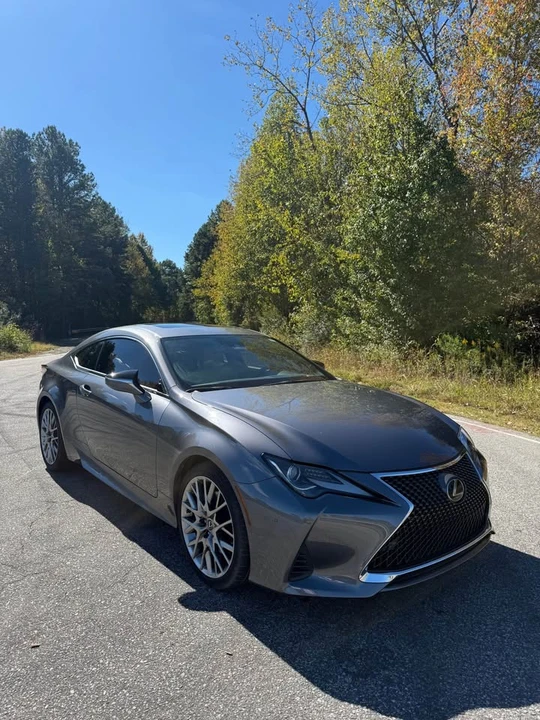 2019 Lexus RC - Image 13 of 17