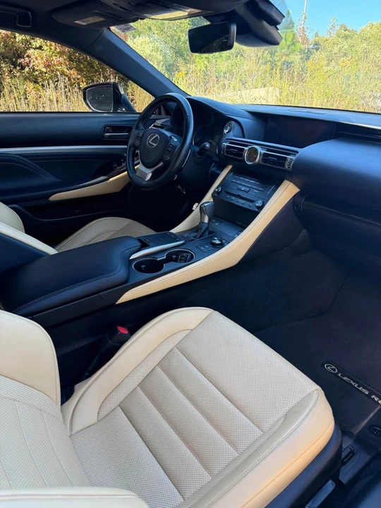 2019 Lexus RC - Image 6 of 17