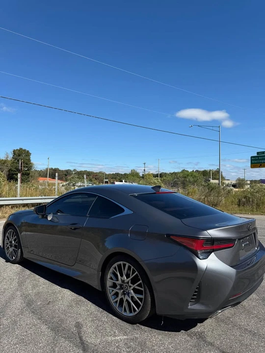 2019 Lexus RC - Image 16 of 17
