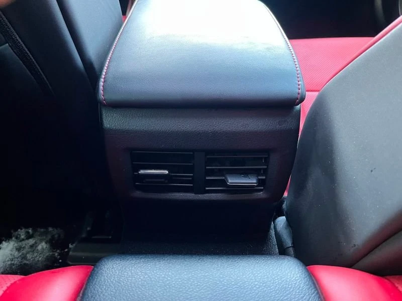 2019 Lexus RC - Image 16 of 17