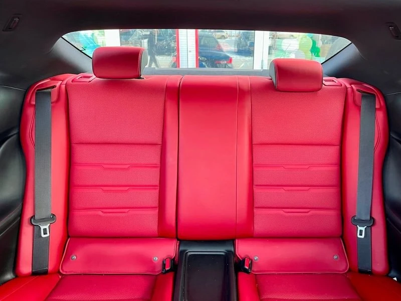 2019 Lexus RC - Image 15 of 17