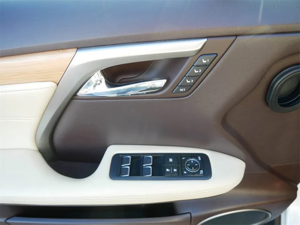 2019 Lexus RX 4th Gen - Image 12 of 19