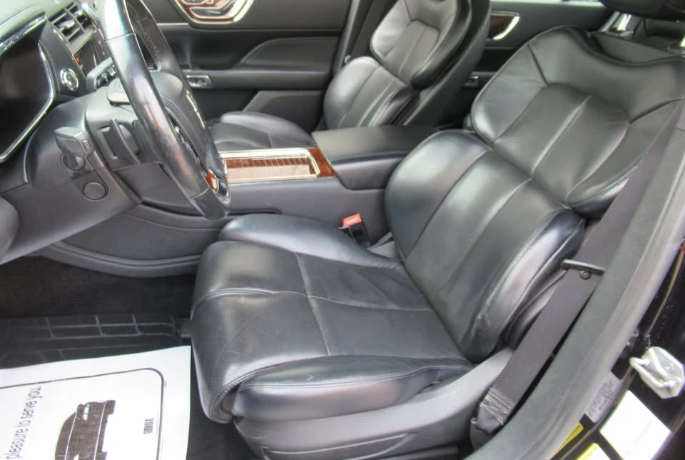 2019 Lincoln Continental 10th Gen - Image 9 of 20