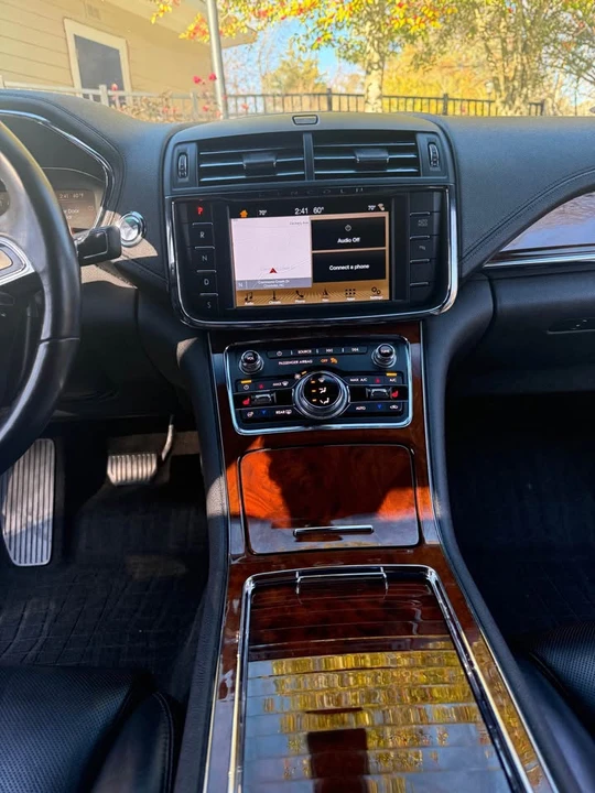 2019 Lincoln Continental 10th Gen - Image 9 of 10