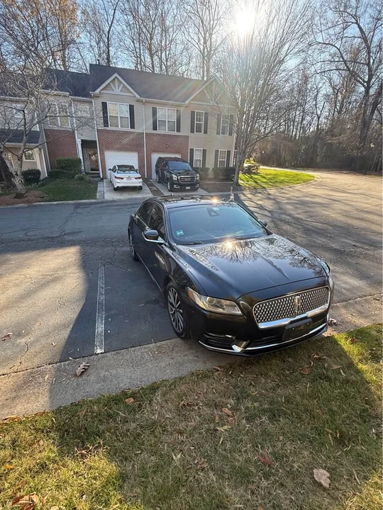 2019 Lincoln Continental 10th Gen - Image 2 of 10