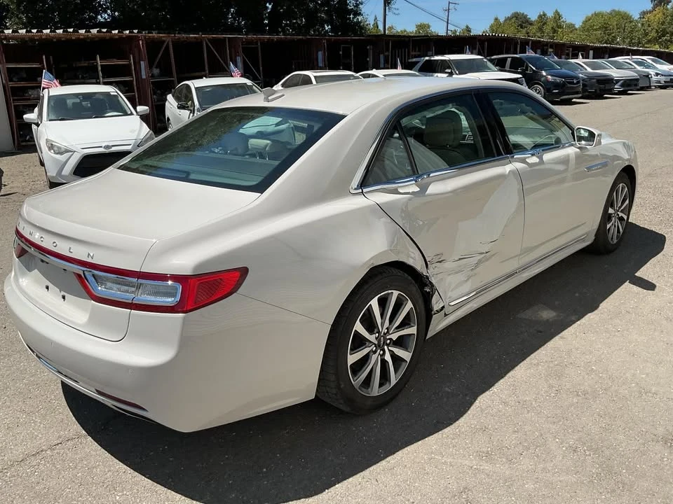 2019 Lincoln Continental 10th Gen - Image 3 of 16