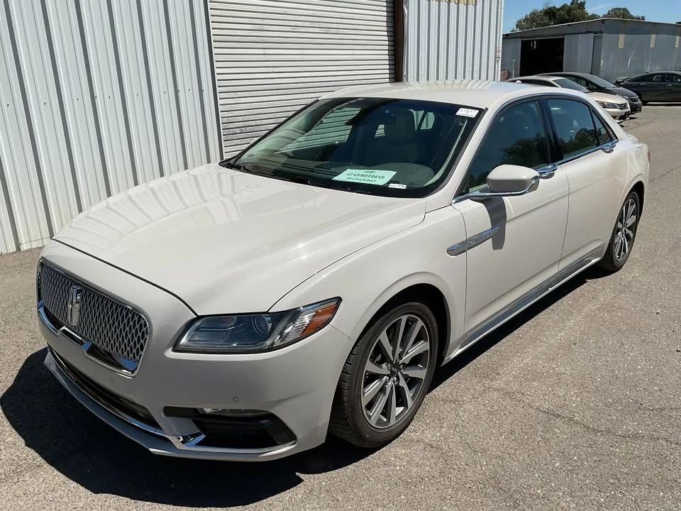2019 Lincoln Continental 10th Gen - Image 2 of 16