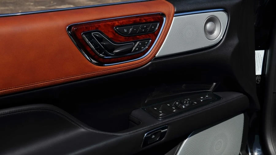 2019 Lincoln Continental 10th Gen - Image 21 of 24