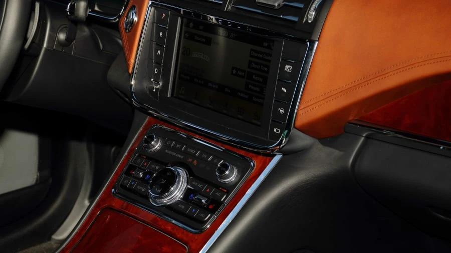 2019 Lincoln Continental 10th Gen - Image 23 of 24