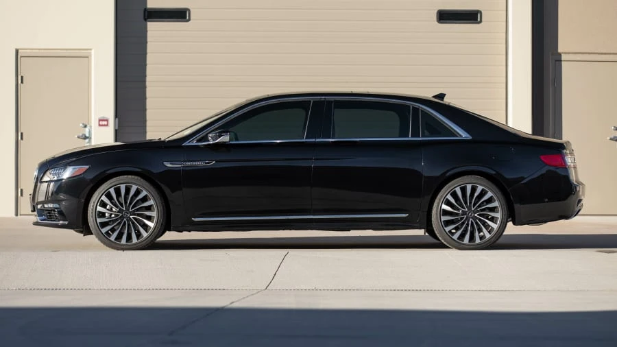 2019 Lincoln Continental 10th Gen - Image 2 of 27