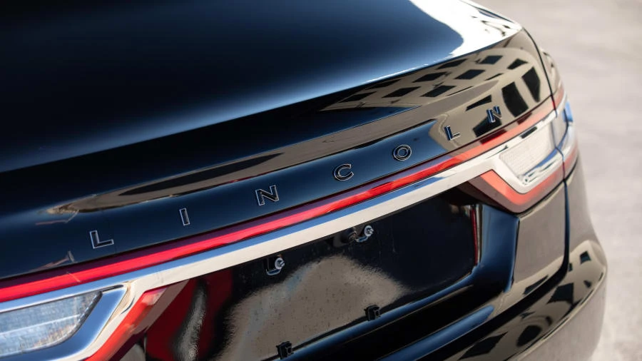 2019 Lincoln Continental 10th Gen - Image 9 of 27