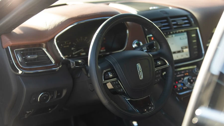 2019 Lincoln Continental 10th Gen - Image 10 of 27