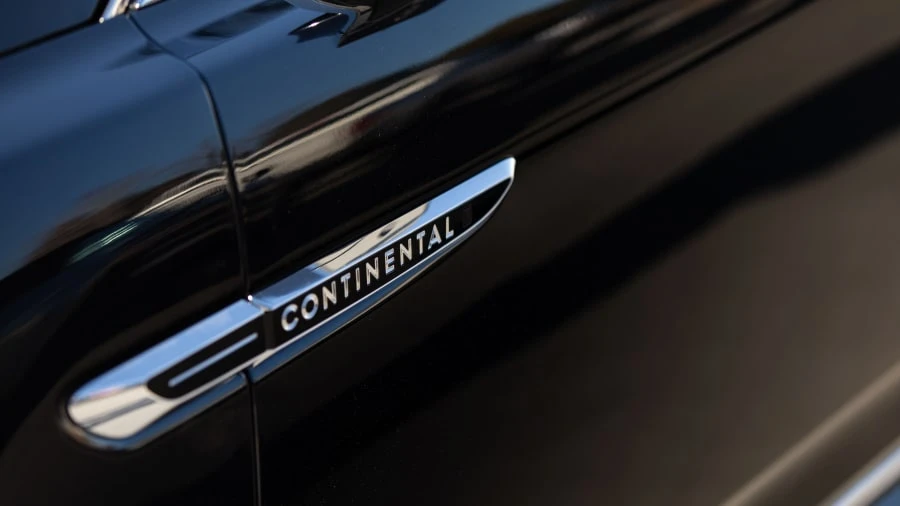 2019 Lincoln Continental 10th Gen - Image 11 of 27