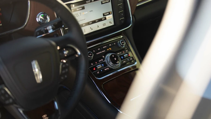 2019 Lincoln Continental 10th Gen - Image 18 of 27